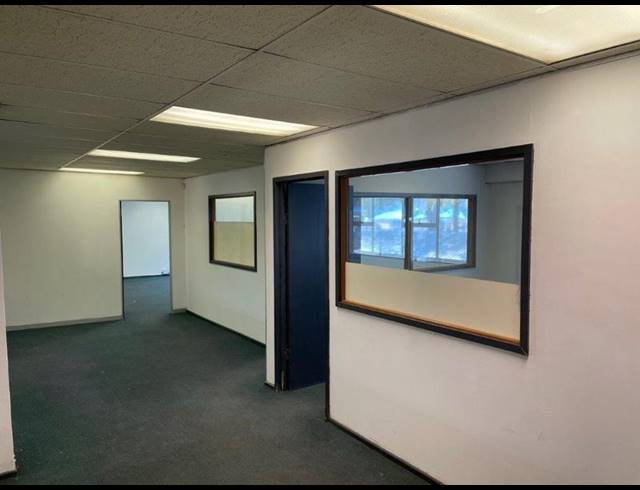 INDUSTRIAL PROPERTY TO RENT IN HALFWAY HOUSE